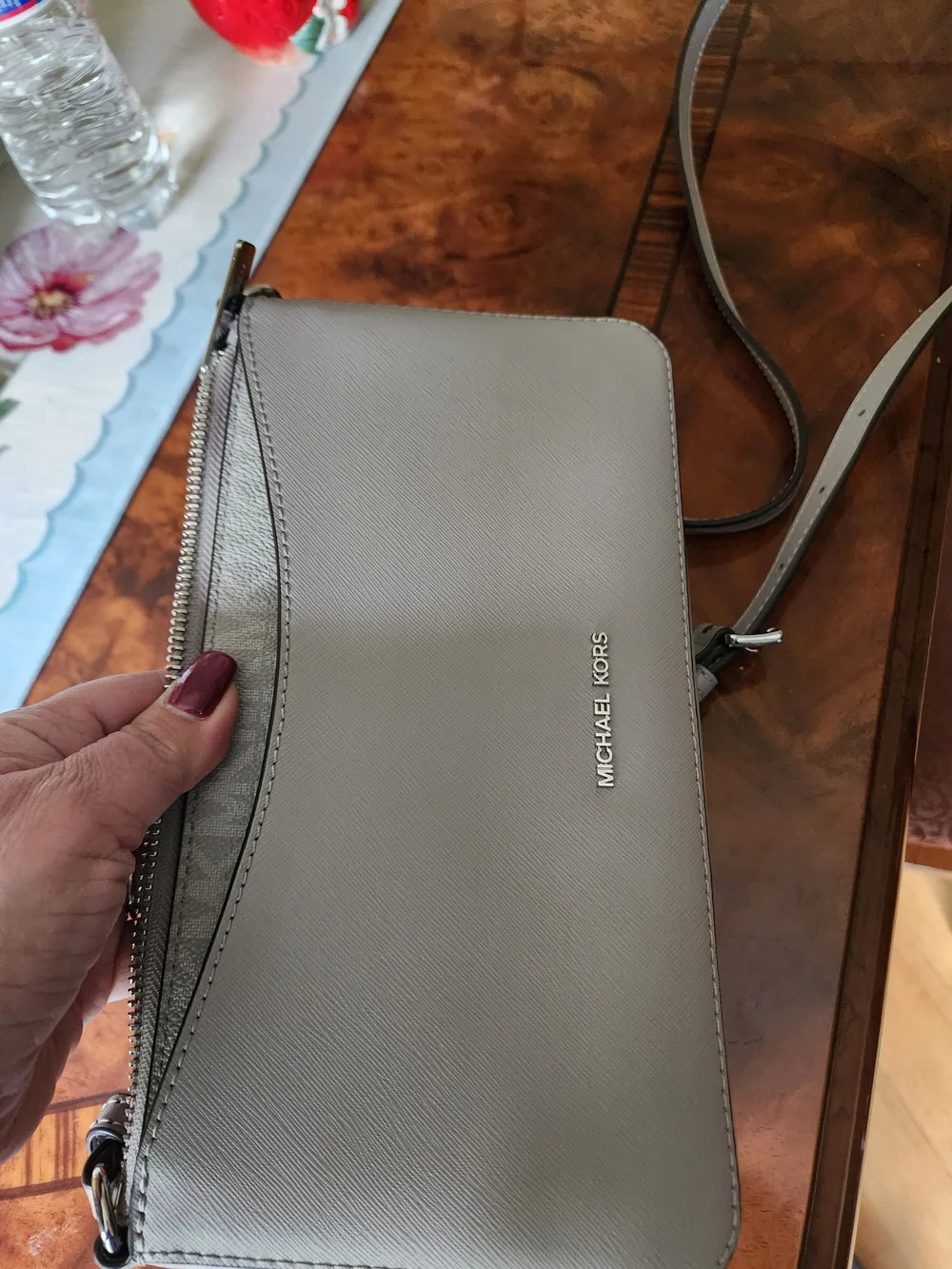 ✨ Michael Kors Jet Set Crossbody Purse ✨light Gray